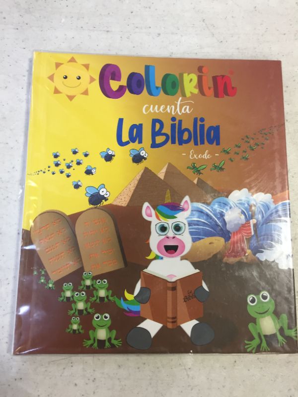 Photo 1 of Colorin Cuenta La Biblia - Éxodo - Historias de la Biblia para Niños en Español - Bible Stories for Kids in Spanish Hardcover – November 1, 2020
