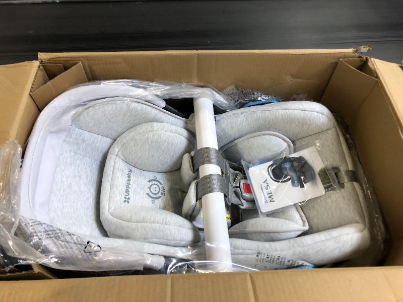 Photo 3 of UPPAbaby MESA Infant Car Seat - Bryce (White and Grey Marl)
