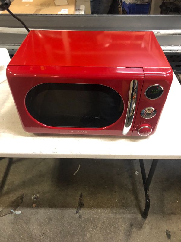 Photo 2 of Galanz 0.7 Cu. Ft. Retro Countertop Microwave Oven, 700 Watts, Red