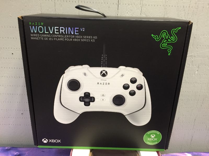 Photo 3 of Razer Wolverine V2 Wired Gaming Controller for Xbox Series X
