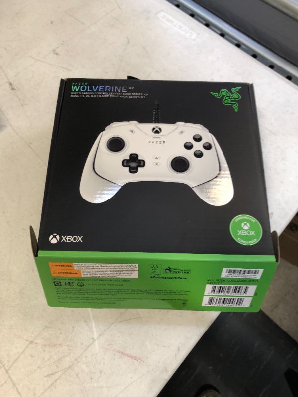 Photo 4 of Razer Wolverine V2 - Wired Gaming Controller for Xbox Series X/S - Mercury-- White