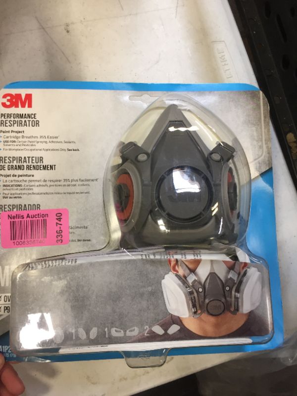 Photo 1 of 3M Paint Project Respirator, Medium
