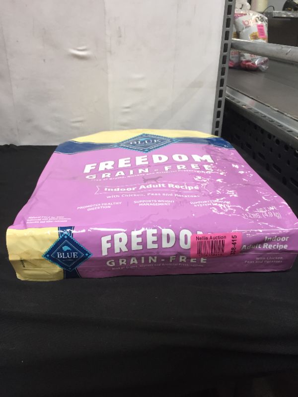 Photo 2 of Blue Buffalo Freedom Grain Free Natural Indoor Adult Dry Cat Food BB 02SEP2022
