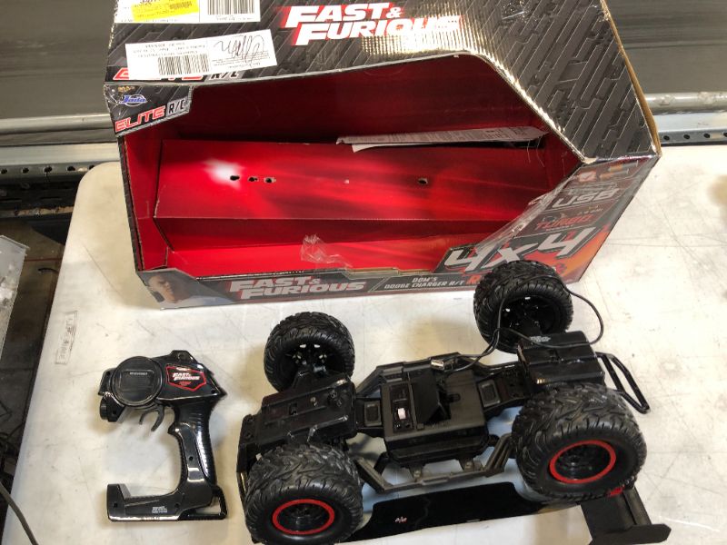 Photo 2 of Jada Toys Fast & Furious Elite 4x4 RC Dom's Dodge Charger R/T

