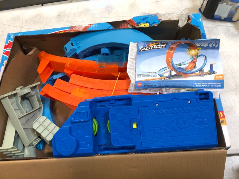 Photo 3 of Hot Wheels Massive Loop Mayhem Track Set

