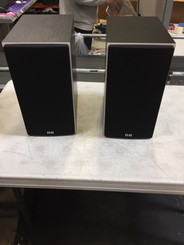 Photo 2 of Elac Uni-Fi 2.0 UB52 Bookshelf Speakers (Pair)