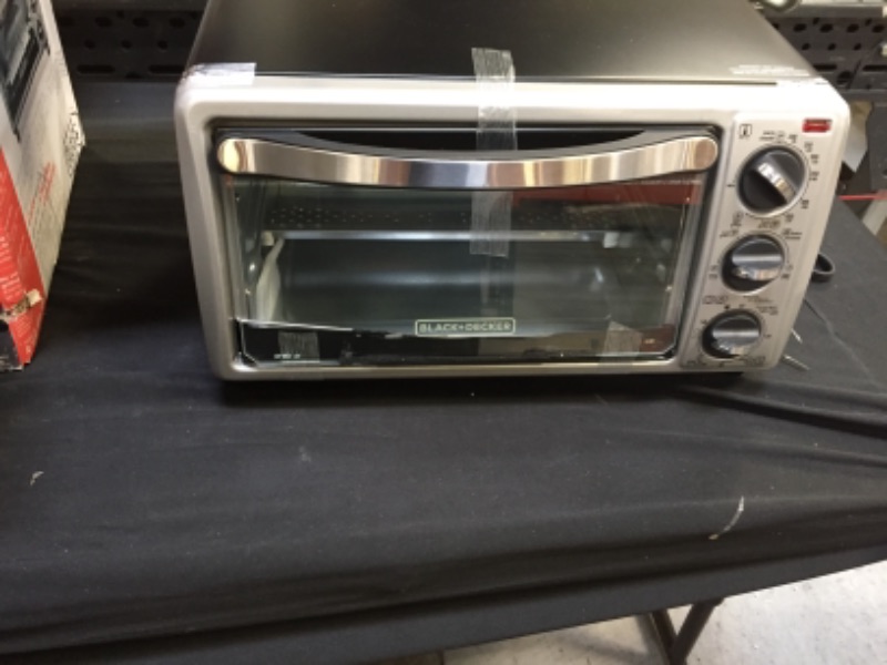 Photo 2 of Black & Decker 4-Slice Toaster Oven - To1313Sbd