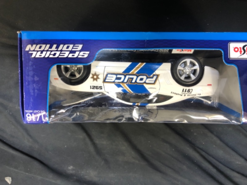 Photo 2 of 2010 Chevrolet Camaro Rs Ss Police 1/18 Diecast Model Car by Maisto 31161
