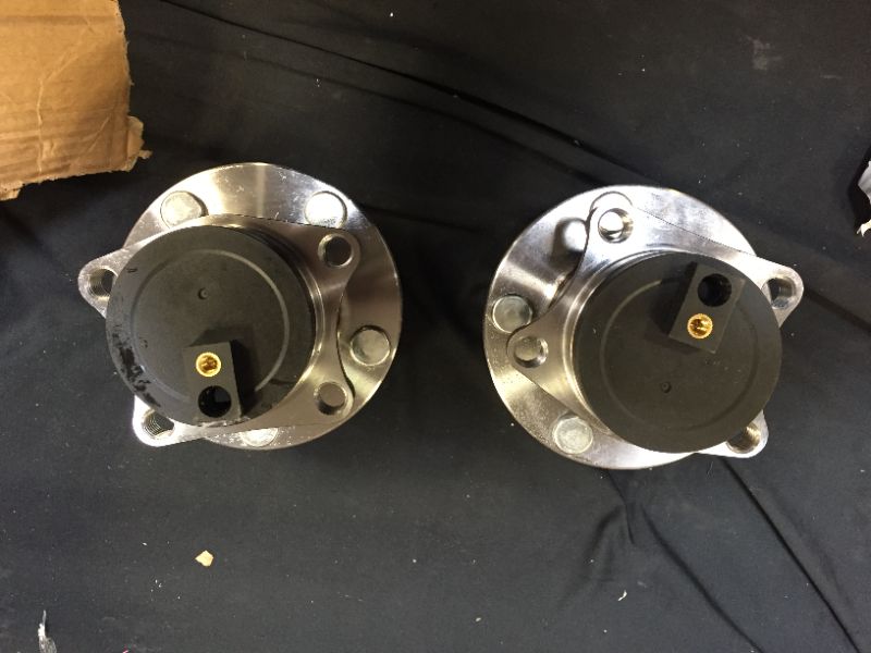Photo 1 of 2 rear wheel bearing hub kit