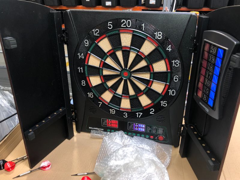 Photo 2 of Arachnid Bullshooter Cricketmaxx Electronic Dartboard
