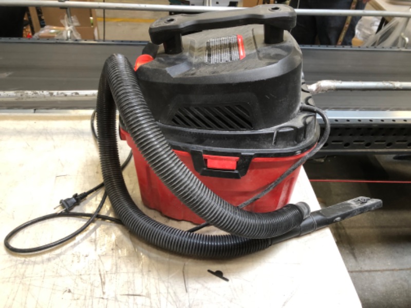 Photo 2 of CRAFTSMAN CFT 3-GAL POLY WET DRY VACUUM
