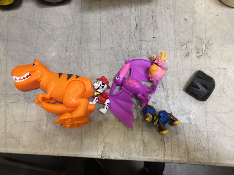Photo 1 of Paw Patrol, Dino Patroller Motorized Vehicle with 3 Exclusive Bonus Action Figures and 2 Dinosaur Toys (Amazon Exclusive), Kids Toys for Ages 3 and up
