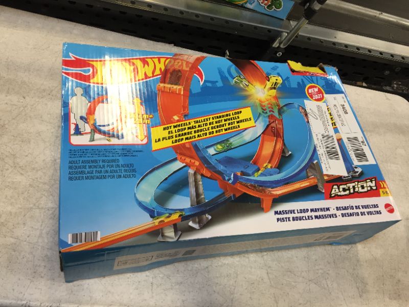 Photo 1 of Hot Wheels Massive Loop Mayhem Track Set