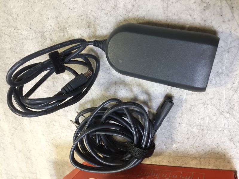 Photo 2 of onn. 65W Universal Laptop Charger with 10 Interchangable Tips