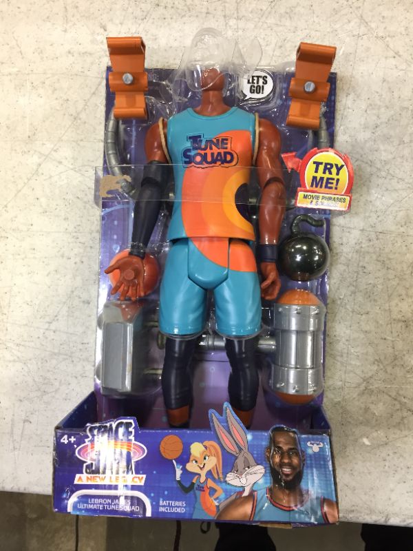 Photo 2 of  Space Jam Deluxe Lebron James Big Fig