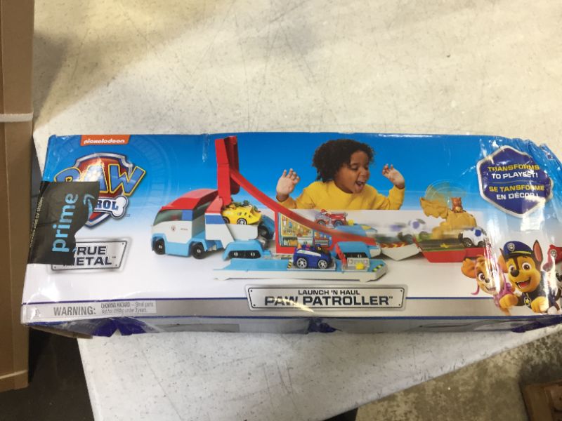 Photo 1 of Paw Patrol, Launch'N Haul PAW Patroller, Transforming 2-in-1 Track Set for True Metal Die-Cast Vehicles