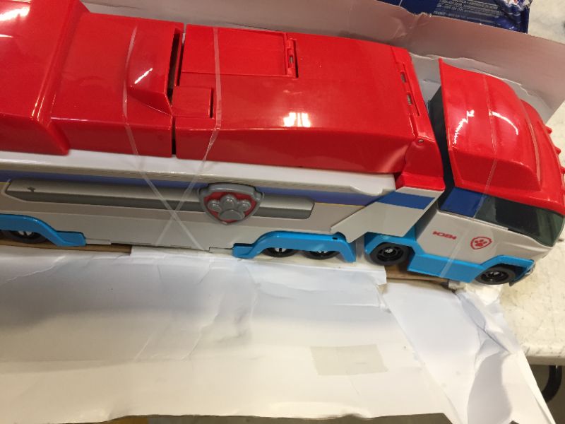 Photo 1 of Paw Patrol, Launch'N Haul PAW Patroller, Transforming 2-in-1 Track Set for True Metal Die-Cast Vehicles