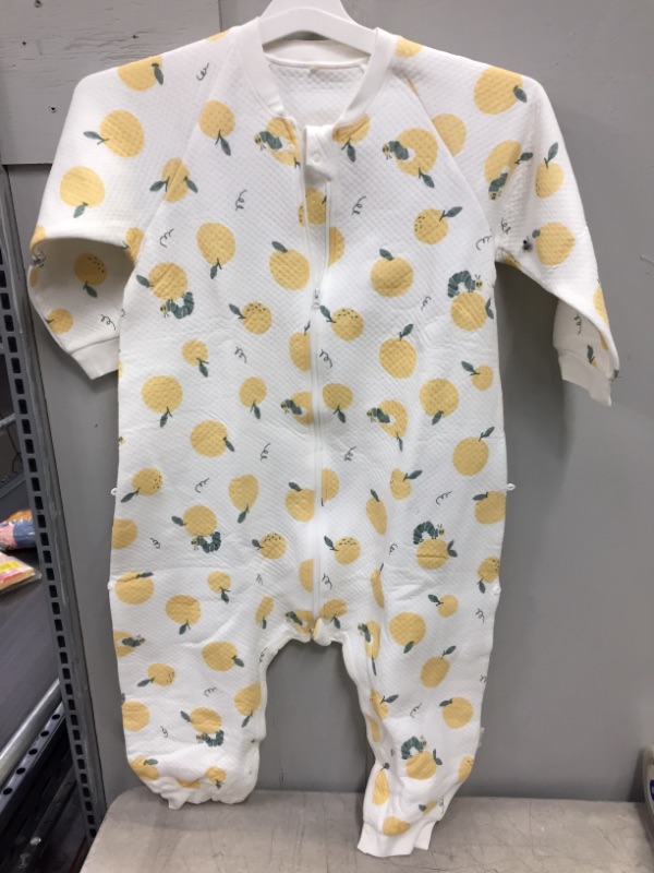 Photo 1 of DUOMIAOMIAO ONESIE FOR BABYS WHITE ORANGE FRUIT PRINT
SIZE XL