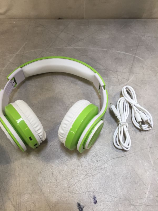 Photo 5 of KIDS LIME GREEN WIRELESS STEREO HEADPHONES VOLUME LIMITED SAFE 85DB--- FUNCTIONAL JUST NEED TO BE CHARGED 