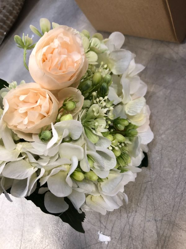 Photo 4 of ANDSTAR Wedding Flowers Summer Flowers Artificial Hydrangea 14 Heads,Fake Silk Rose Jasmine Wild Natural Bouquet ,Wedding Home Decoration Garden?Champagne White + White + White Green?
