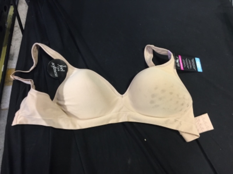 Photo 2 of Bali Women's Comfort Revolution Wirefree Bra DF3463
