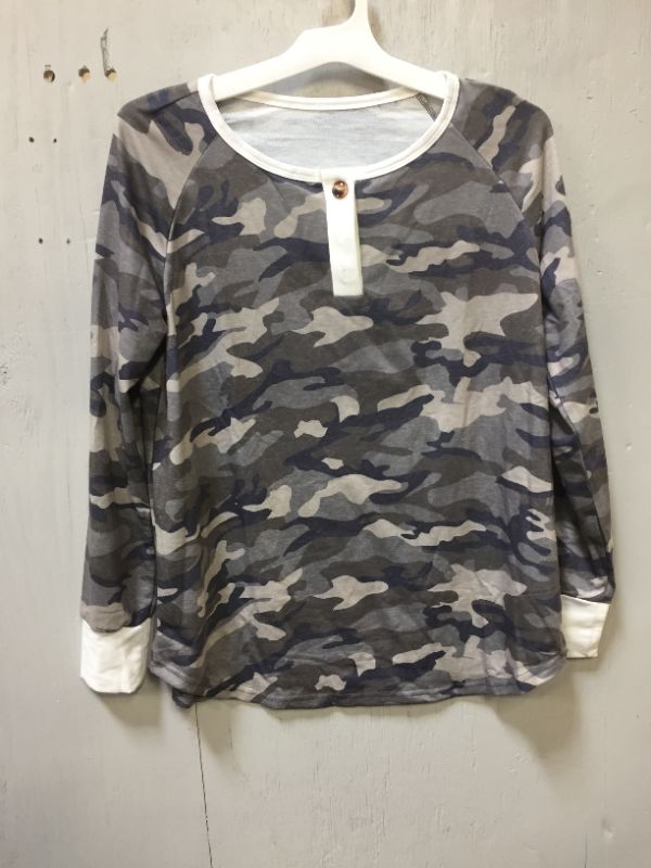 Photo 1 of generic camo long sleeve shirt 