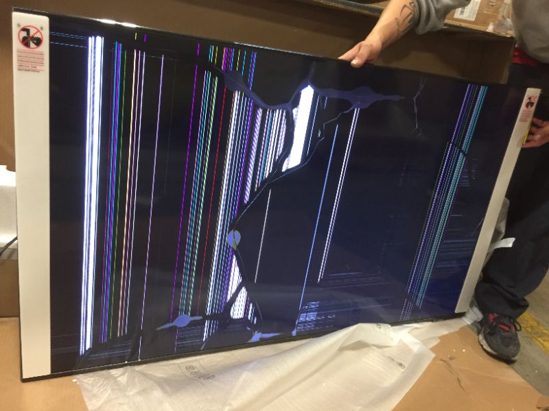 Photo 1 of SAMSUNG 55-Inch Class QLED Q70A Series - 4K UHD Quantum HDR Smart TV with Alexa Built-in (QN55Q70AAFXZA, 2021 Model)
