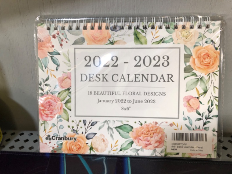 Photo 1 of 2022-2023 DESK CALENDAR 18 BEAUTIFUL FLORAL DESIGNS JANUARY 2022 TO JUNE 2023 8 X 6