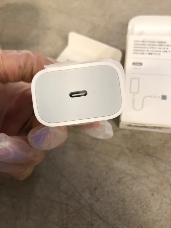 Photo 6 of Apple 20W USB-C Power Adapter
