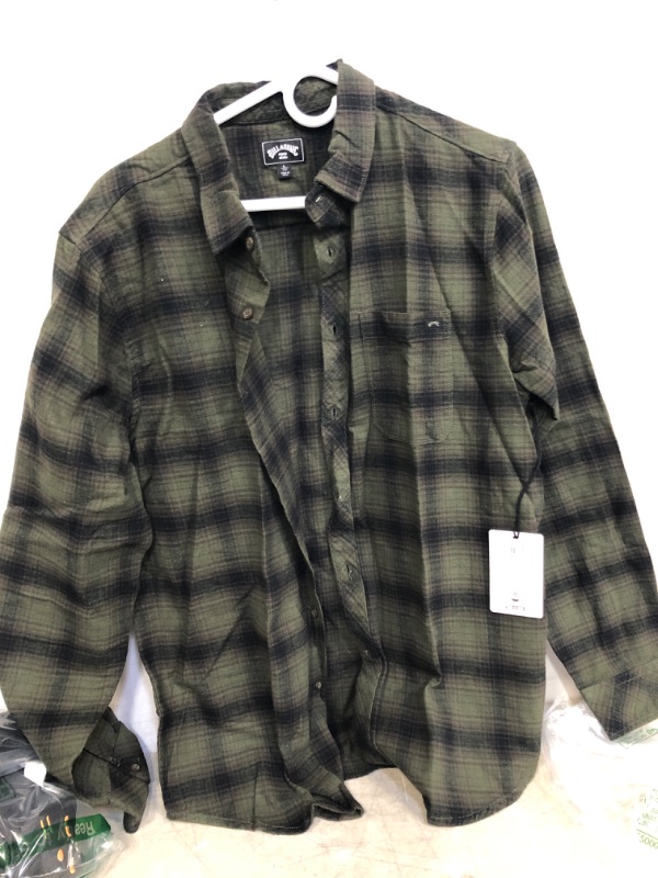 Photo 2 of Billabong Men's Classic Long Sleeve Flannel Shirt
SIZE L