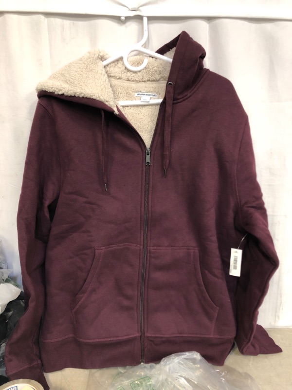 Photo 2 of Amazon Essentials Men's Sherpa Lined Full-Zip Hooded Fleece Sweatshirt
SIZE L 