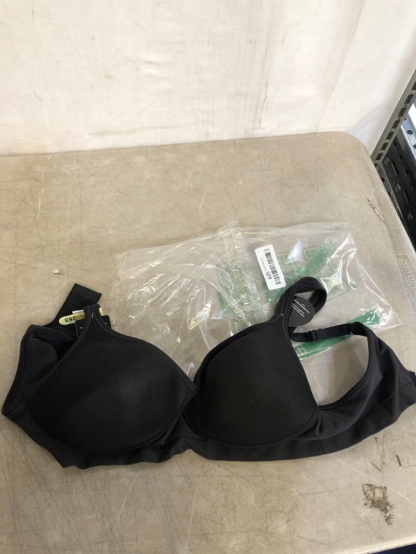 Photo 2 of Bali Women's Comfort Revolution Wirefree Bra DF3463
SIZE 38B 