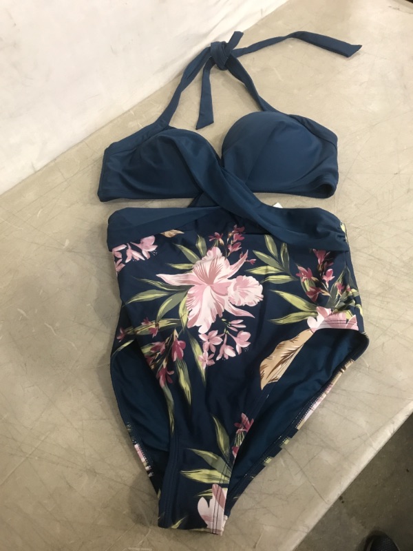 Photo 1 of cupshe 1 piece swimsuit, SIZE M 