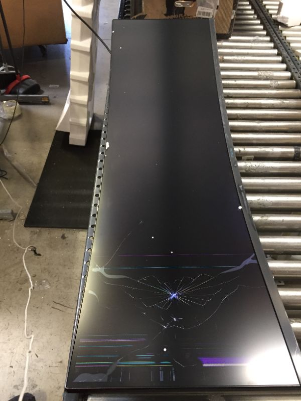 Photo 1 of For parts: Samsung 49 inch Class Wide Screen Qled Gaming Quantum Dot (3840x1080) Monitor - Lc49rg90ssnx/za, Gray----damaged screen as shown :(