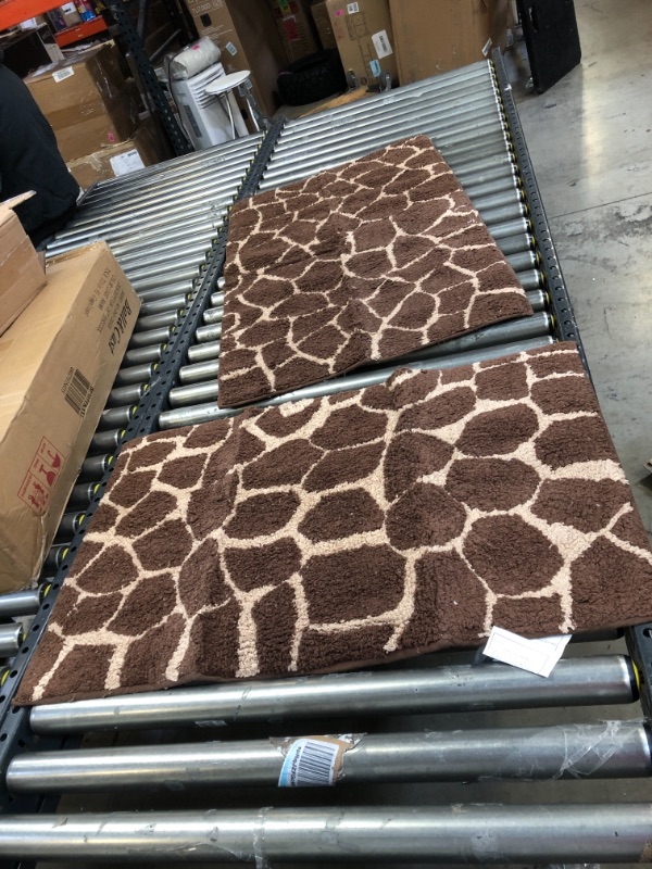 Photo 2 of Chesapeake 2-Piece Giraffe 21-Inch by 34-Inch and 24-Inch by 40-Inch Bath Rug Set, Chocolate and Beige
