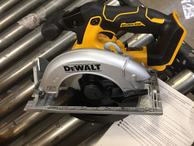 Photo 2 of DCS570B
20V MAX* 7-1/4" CORDLESS CIRCULAR SAW "“ TOOL ONLY