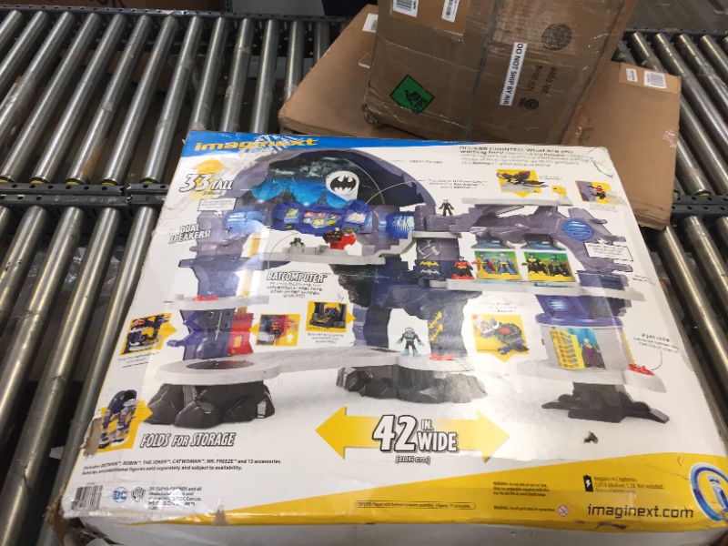 Photo 3 of Fisher-Price Imaginext DC Super Friends Super Surround Batcave, interactive Batman playset with lights, sounds and 5 exclusive figures
