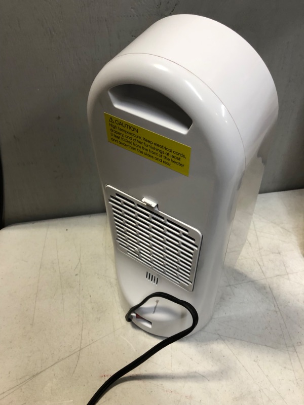 Photo 5 of Atomi Smart Wifi 1500W Oscillating Ceramic Portable Personal Tabletop Heater
