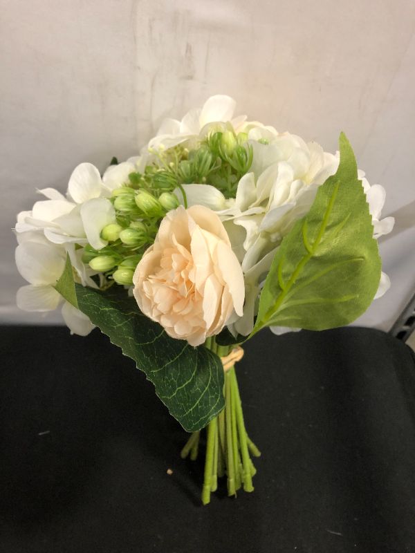 Photo 2 of ANDSTAR Wedding Flowers Summer Flowers Artificial Hydrangea 14 Heads,Fake Silk Rose Jasmine Wild Natural Bouquet ,Wedding Home Decoration Garden?Champagne White + White + White Green?
