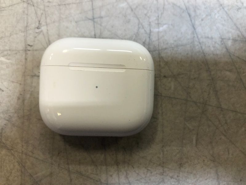 Photo 5 of Apple AirPods (3rd Generation) SN: R7CTXRXXNC
