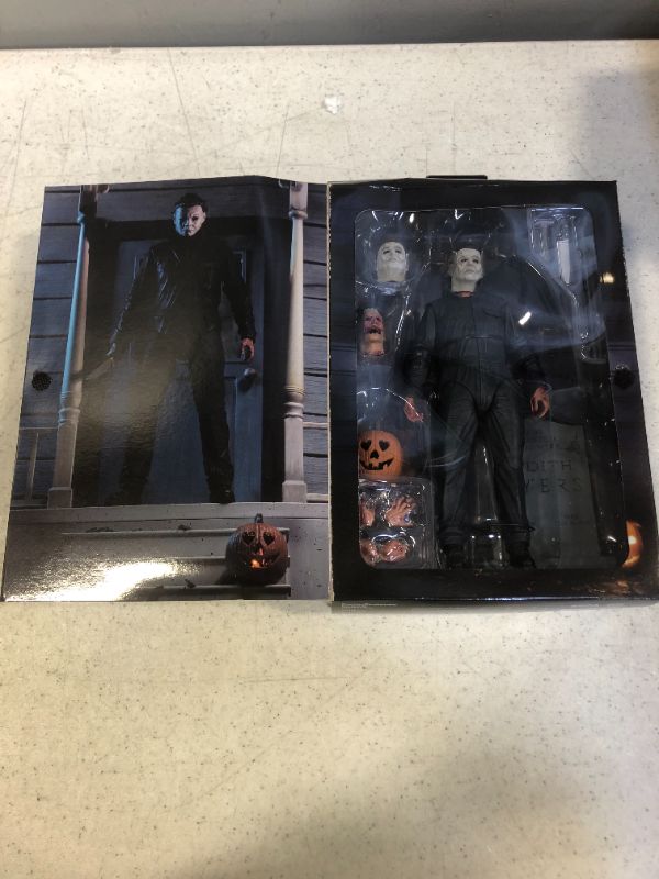 Photo 4 of NECA - Halloween (2018 Movie) - 7" Scale Action Figure - Ultimate Michael Myers
