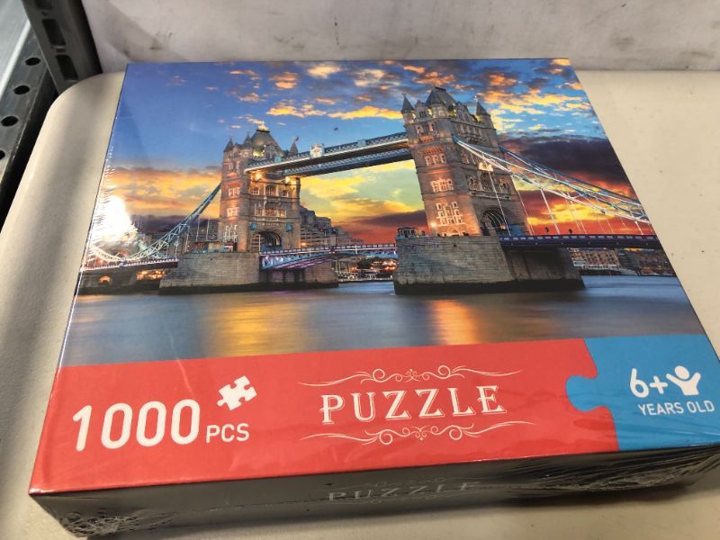 Photo 2 of GARLICTOYS 1000 PIECE JIGSAW PCS TOWER BRIDGE