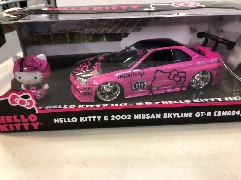 Photo 3 of HELLO KITTY & 2002 NISSAN SKYLINE GT-R BNR34 (DAMAGES TO BOX)