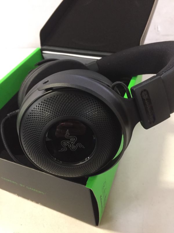 Photo 4 of Razer Kraken V3 HyperSense Wired USB Gaming Headset w/Haptic Technology: Triforce Titanium 50mm Drivers - THX Spatial Audio - Hybrid Fabric & Leatherette Memory Foam Cushions - Detachable Mic
