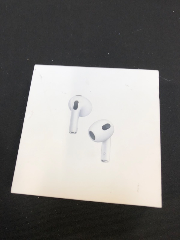 Photo 6 of Apple AirPods (3rd Generation)
