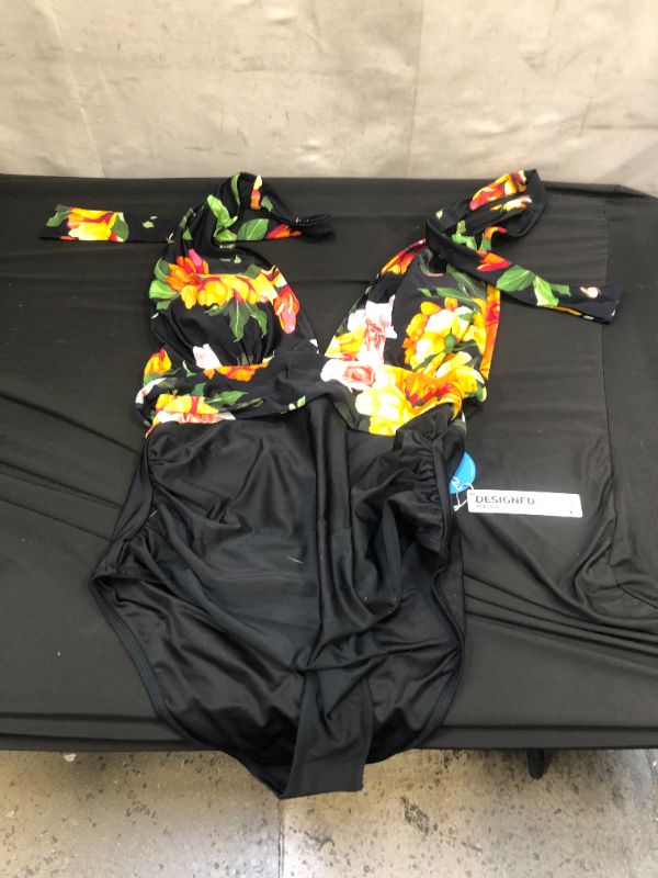 Photo 1 of  Cupshe womens swimsuit size xl 