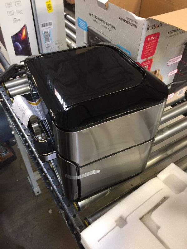 Photo 1 of Instant Vortex Pro 10 qt 9-in-1 Air Fryer Toaster Oven