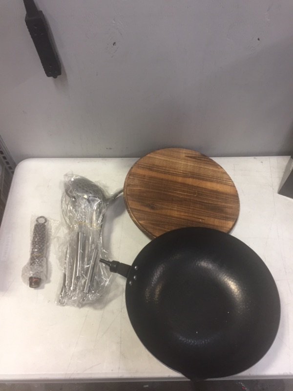 Photo 2 of 12.6"Carbon Steel Wok - 11Pcs Woks and Stir Fry Pans with Wooden Handle and Lid,8 Cookware Accessories,For Electric,Induction and Gas Stoves
