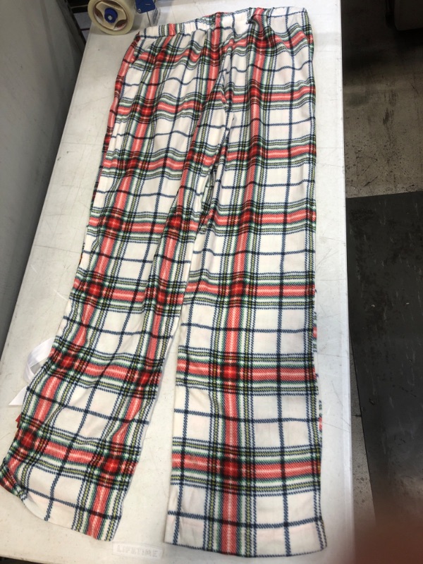 Photo 1 of Men's Plaid Holiday Matching Family Fleece Pajama Pants - Wondershop White M