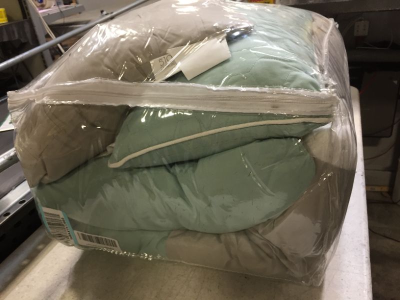 Photo 4 of 510 DESIGN Tinsley 8 Piece Ultra Soft Quilted Comforter Set Bedding, Queen Size, Seafoam/Grey
